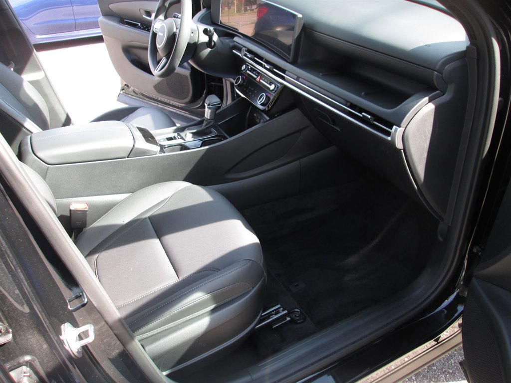 Used 2025 Hyundai Santa Cruz SEL image 18