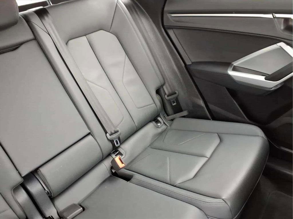 Used 2025 Audi Q3 2.0T Premium image 18