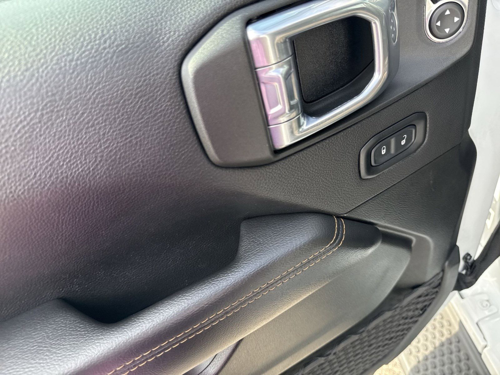 Used 2022 Jeep Wrangler Unlimited Sahara image 14