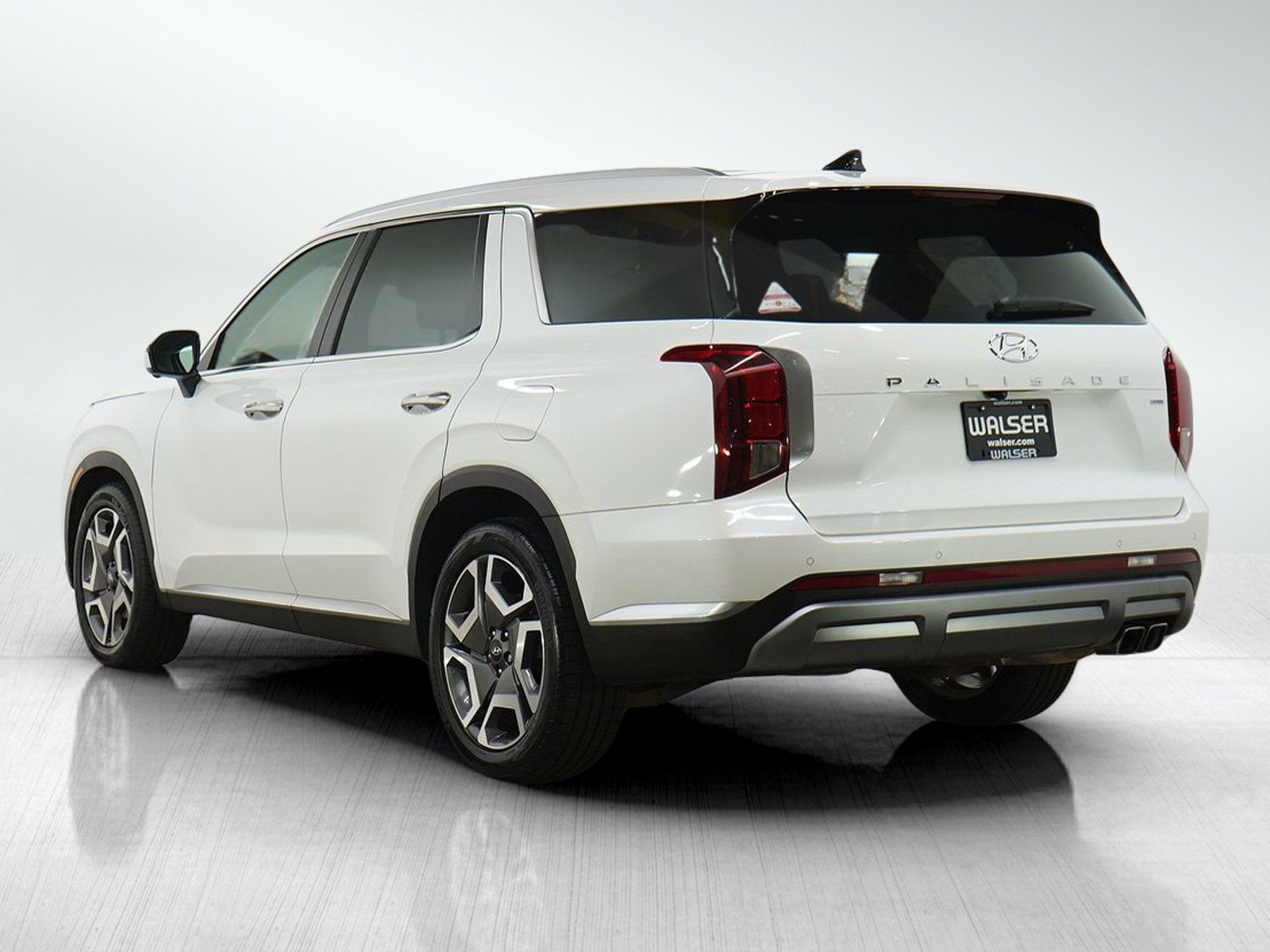Certified 2024 Hyundai Palisade Limited AWD/4WD image 3
