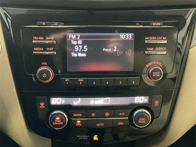 Used 2016 Nissan Rogue SV image 12