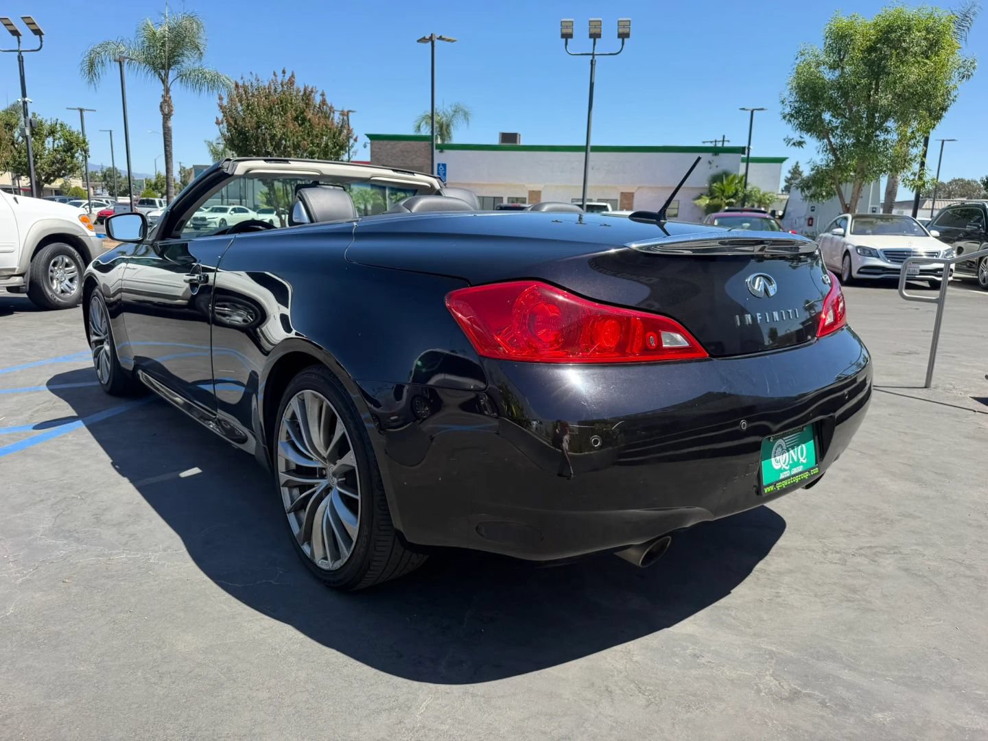 Used 2011 INFINITI G37 Convertible w/ Premium Pkg RWD image 8
