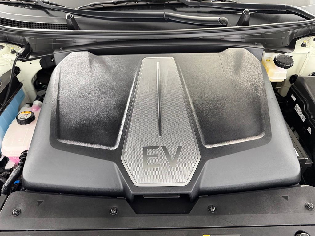 Used 2024 Kia EV6 Wind w/ Wind Technology Package AWD/4WD image 36