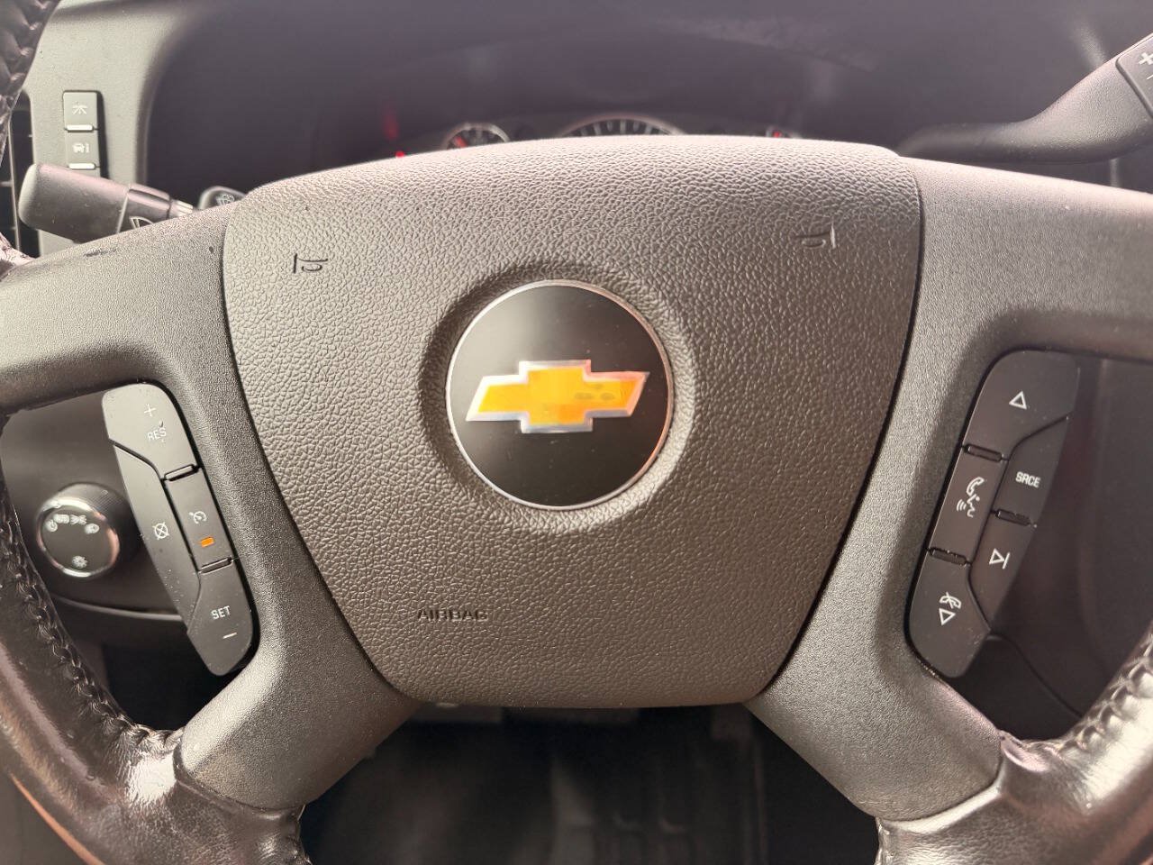 Used 2022 Chevrolet Express 3500 Extended w/ Driver Convenience Package RWD image 12