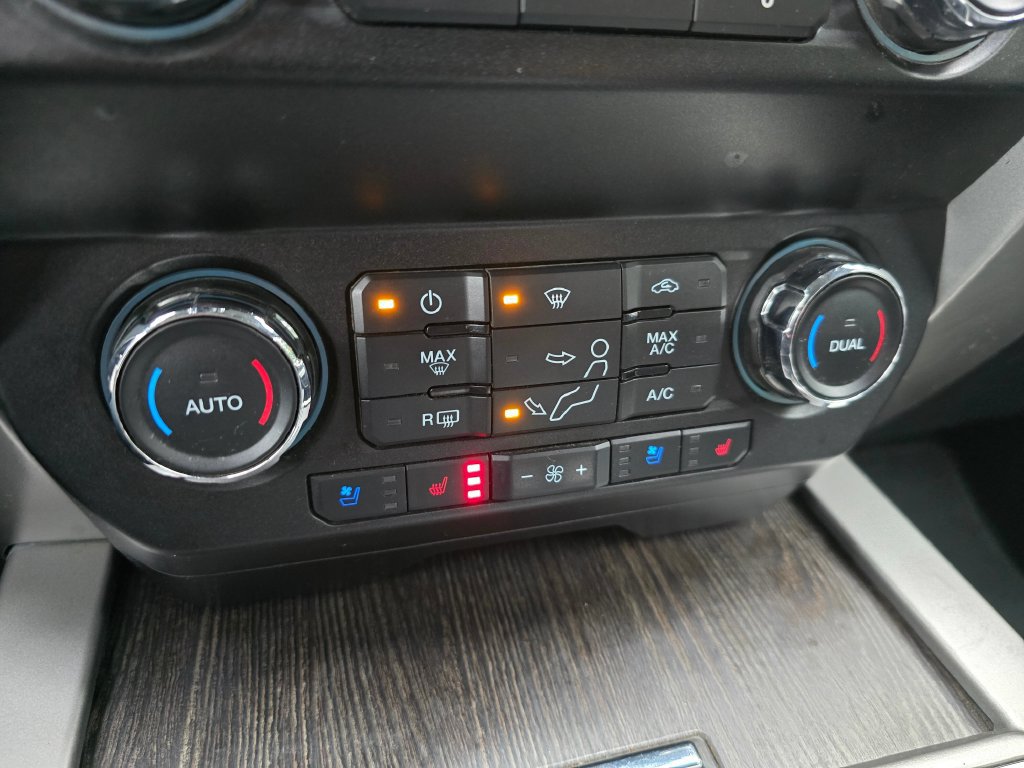 Used 2021 Ford F250 Lariat w/ Lariat Value Package AWD/4WD image 31