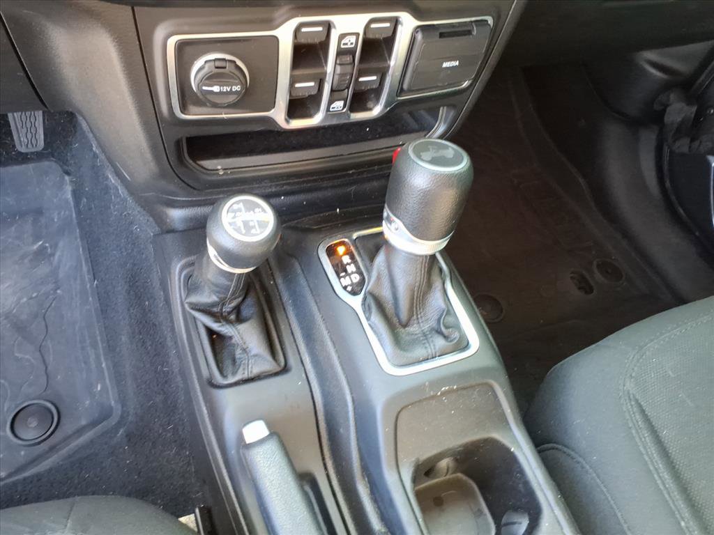 Used 2023 Jeep Wrangler Unlimited w/ Cold Weather Group image 33