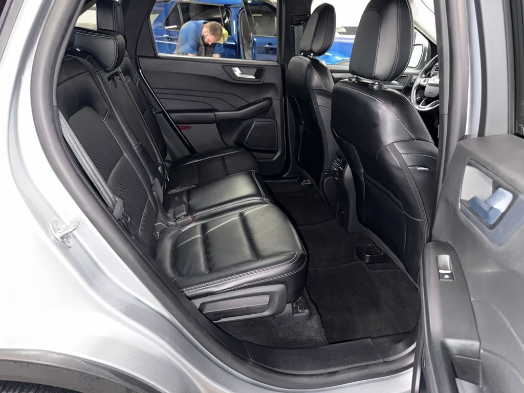 Used 2024 Ford Escape Platinum AWD/4WD image 17