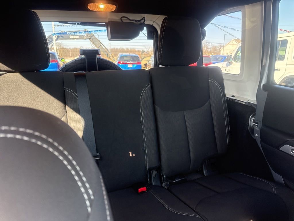 Used 2016 Jeep Wrangler Unlimited Sahara image 54