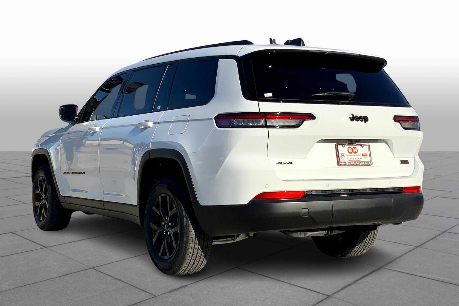 New 2025 Jeep Grand Cherokee L Laredo image 12