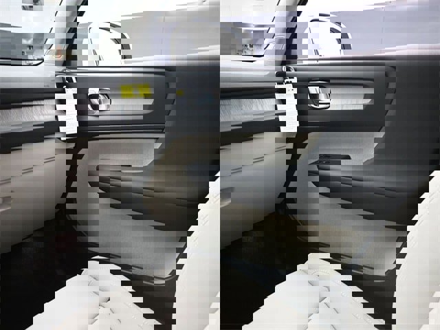 New 2025 Volvo XC40 B5 Plus w/ Protection Package Premier image 24