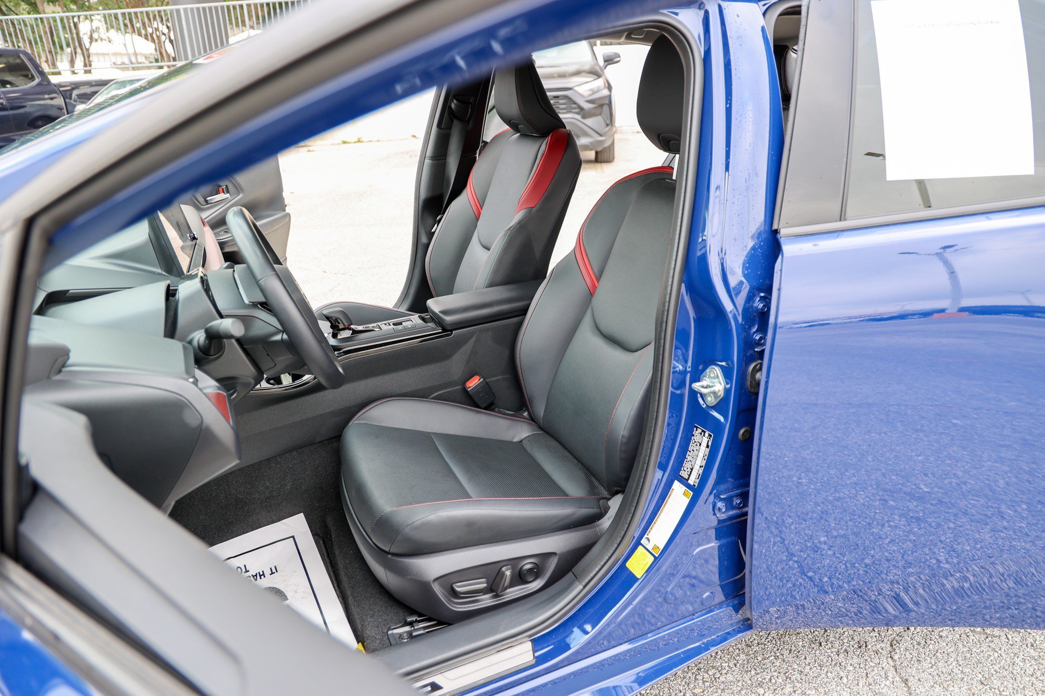 Certified 2026 Toyota Prius Plug-In Hybrid FWD image 33