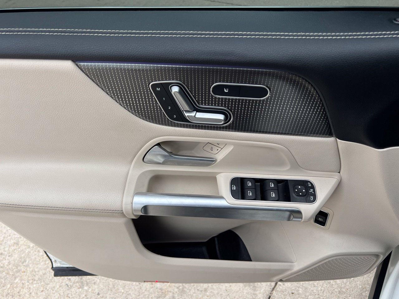 Used 2021 Mercedes-Benz GLB 250 image 11