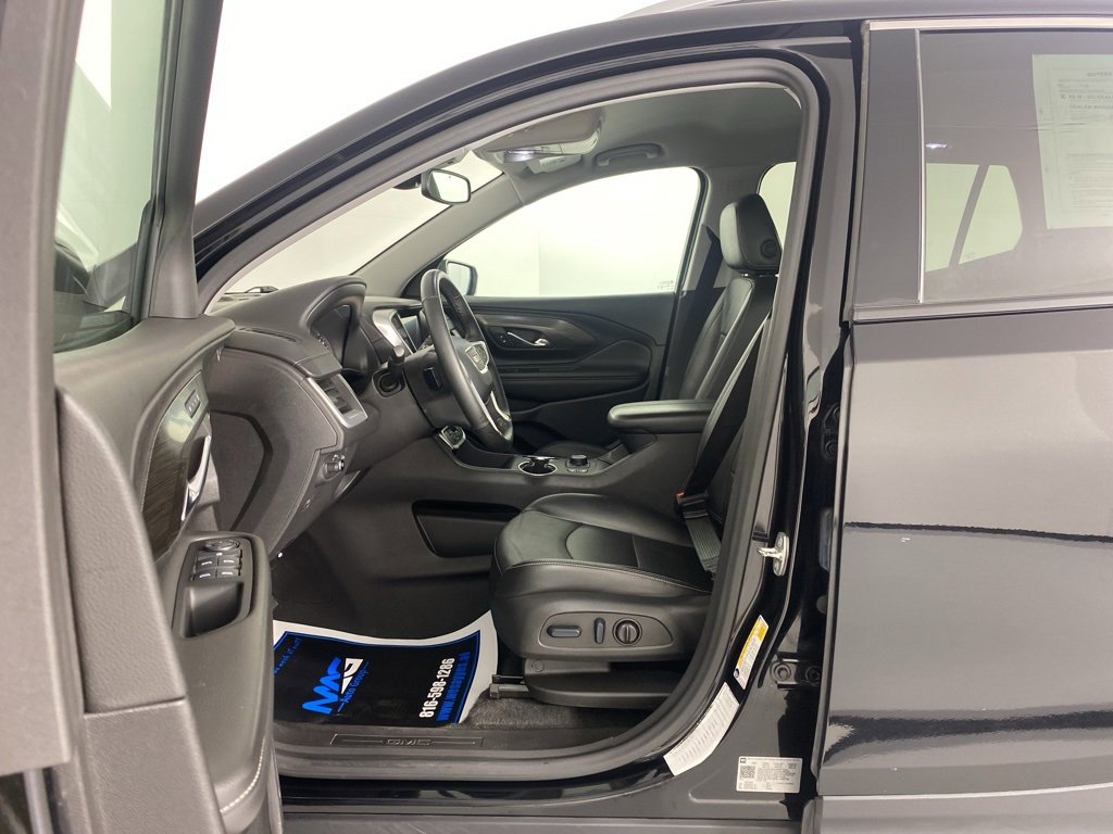 Used 2024 GMC Terrain SLT image 12