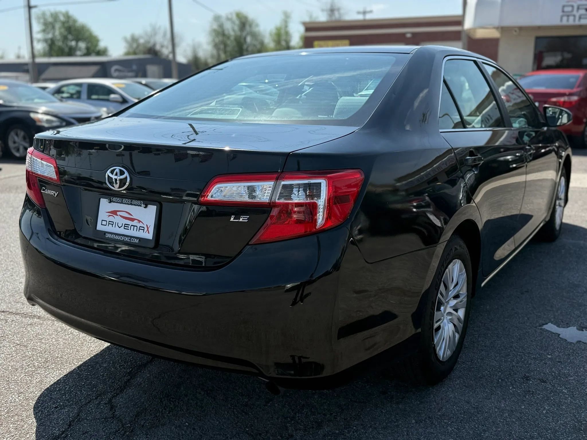 Used 2014 Toyota Camry LE image 5