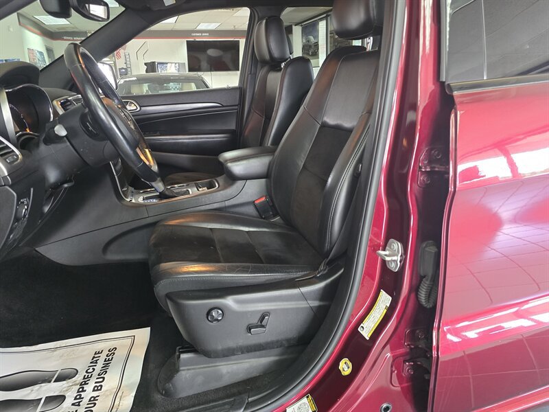 Used 2018 Jeep Grand Cherokee Altitude AWD/4WD image 9