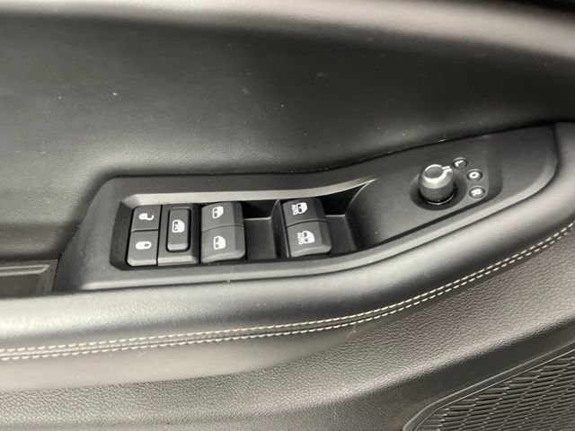 Used 2024 Jeep Grand Cherokee L Laredo RWD image 34