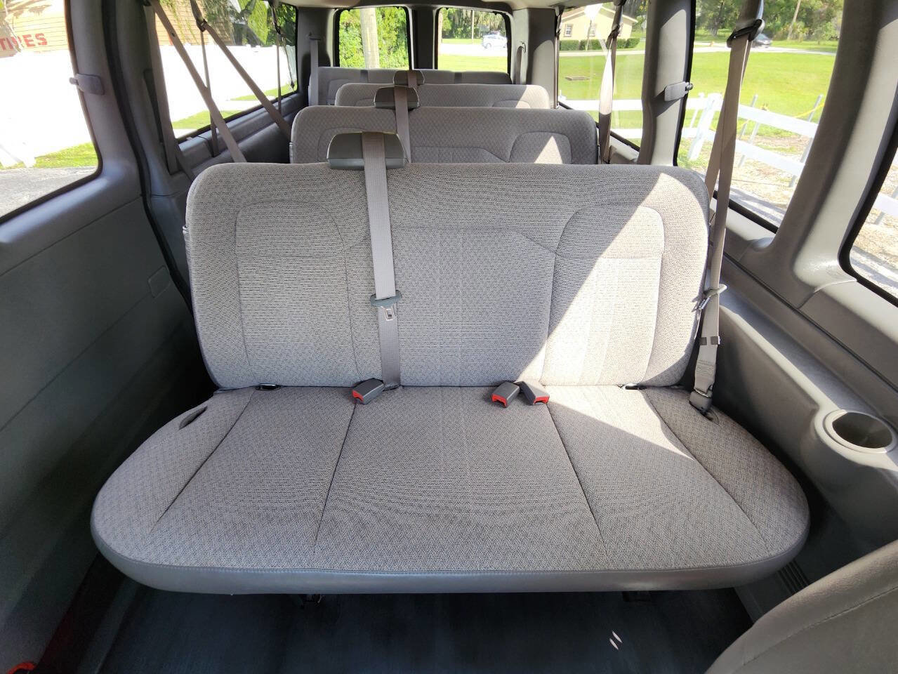 Used 2014 Chevrolet Express 3500 LS image 31