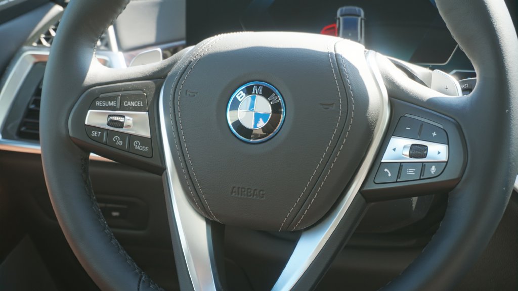Used 2026 BMW X5 xDrive50e AWD/4WD image 17
