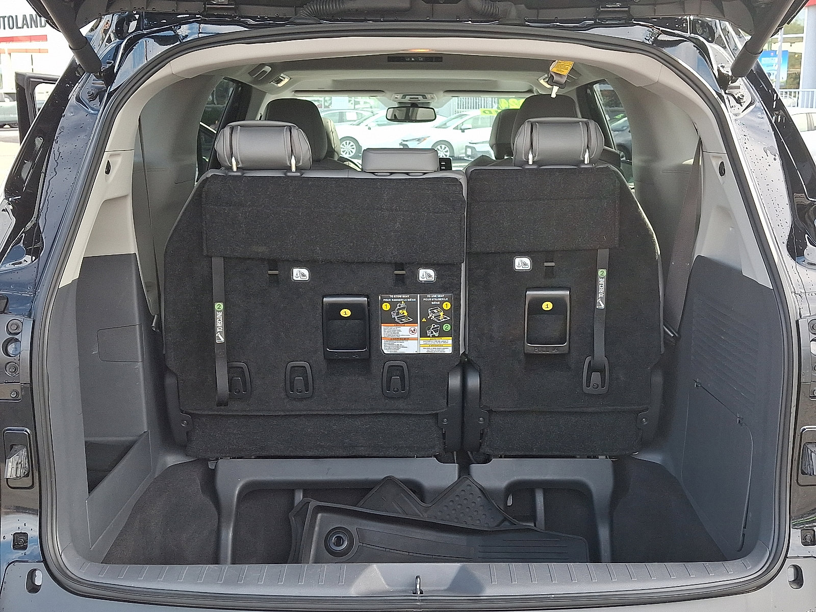 Used 2024 Toyota Sienna XLE image 28