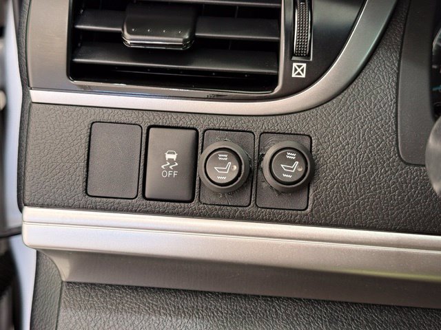 Used 2013 Toyota Camry SE FWD image 29