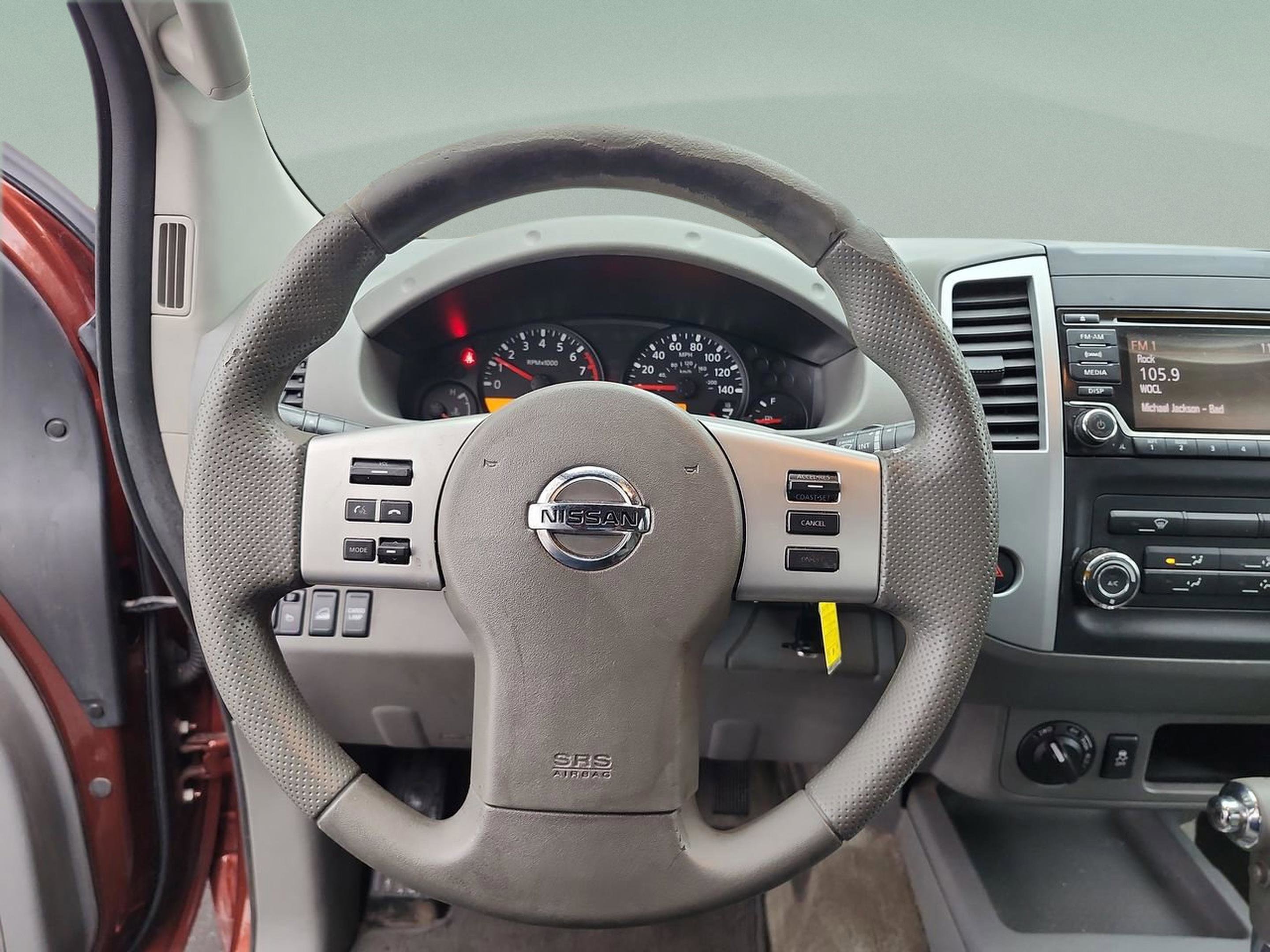 Used 2016 Nissan Frontier SV w/ Moonroof Package image 9