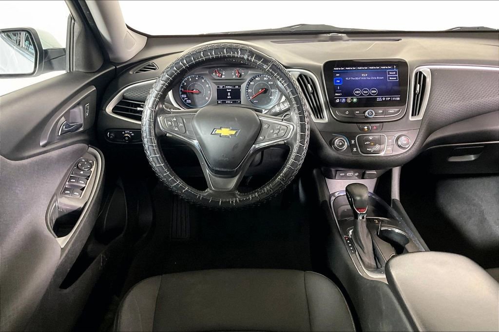 Used 2021 Chevrolet Malibu RS FWD image 4