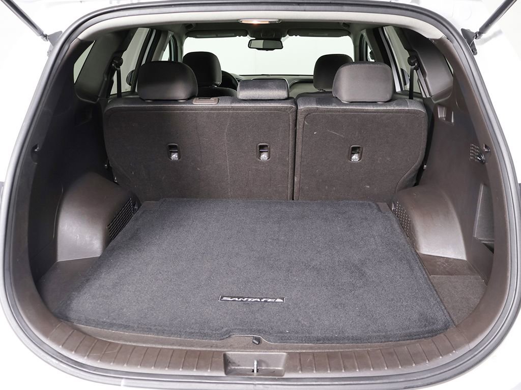 Used 2020 Hyundai Santa Fe SEL AWD/4WD image 16