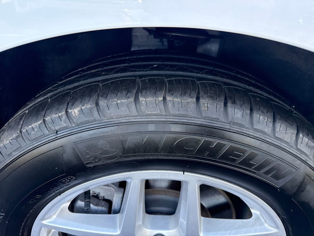 Used 2024 Ford Edge SEL image 19