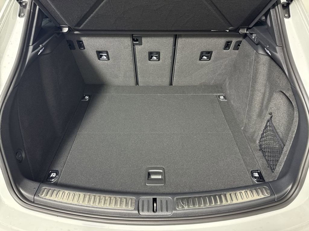 New 2026 Porsche Macan AWD/4WD image 21