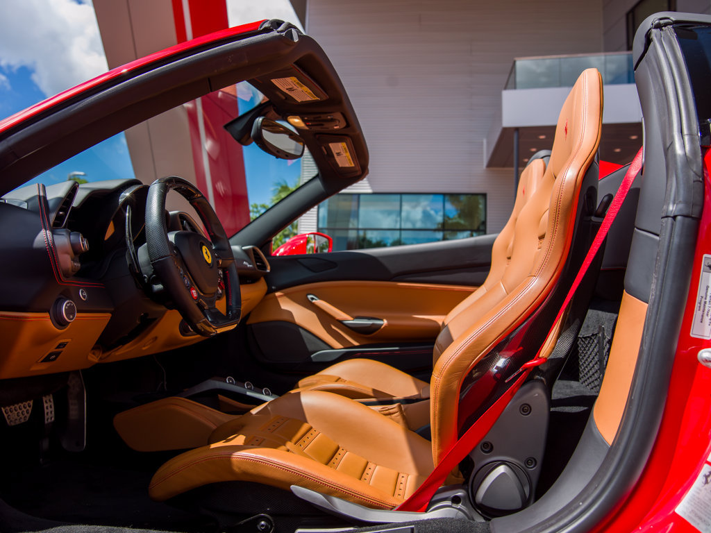 Used 2019 Ferrari 488 Spider RWD image 10