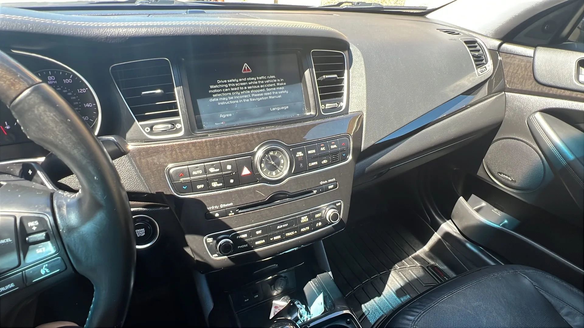 Used 2015 Kia Cadenza Premium image 19