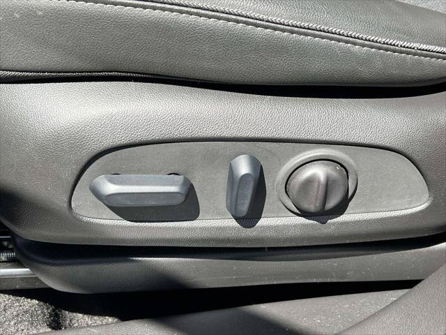 Used 2023 Buick Encore GX Select w/ Sport Touring Package AWD/4WD image 22