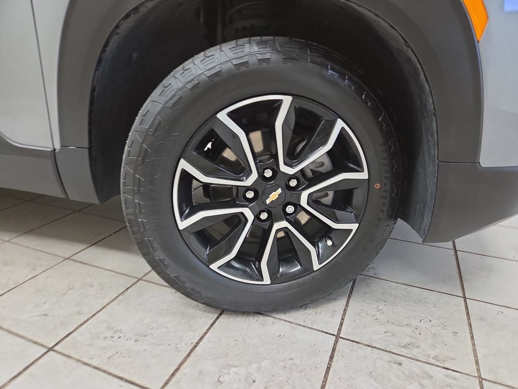 Certified 2023 Chevrolet TrailBlazer ACTIV w/ Sun and Liftgate Package AWD/4WD image 8