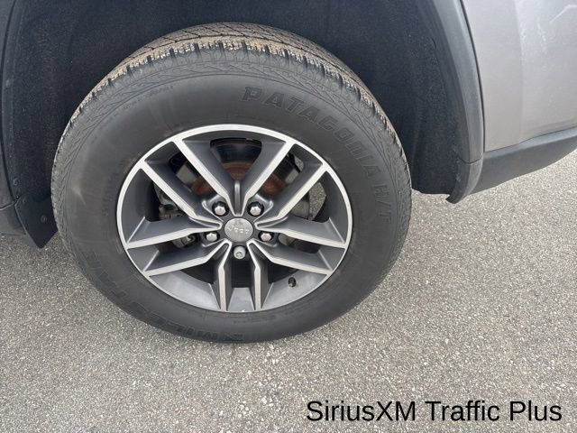 Used 2018 Jeep Grand Cherokee Laredo AWD/4WD image 26