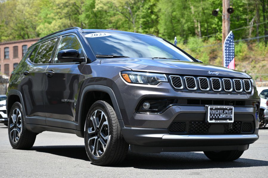 Used 2023 Jeep Compass Limited w/ Sun and Sound Group AWD/4WD image 8