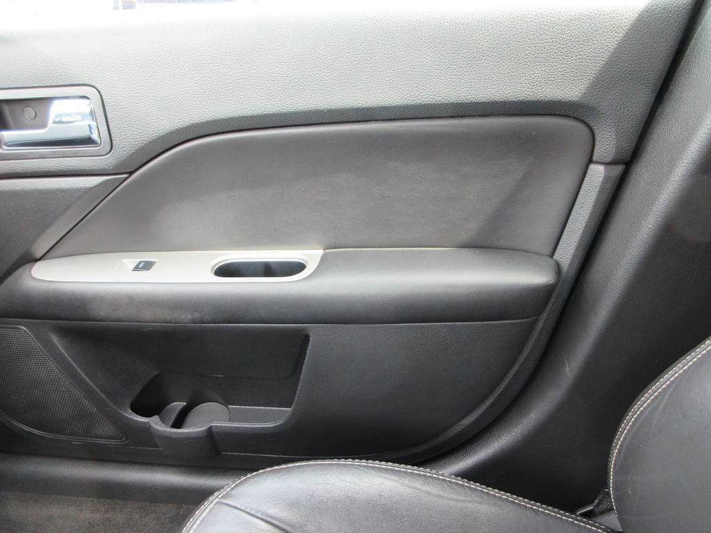 Used 2012 Ford Fusion SEL image 35