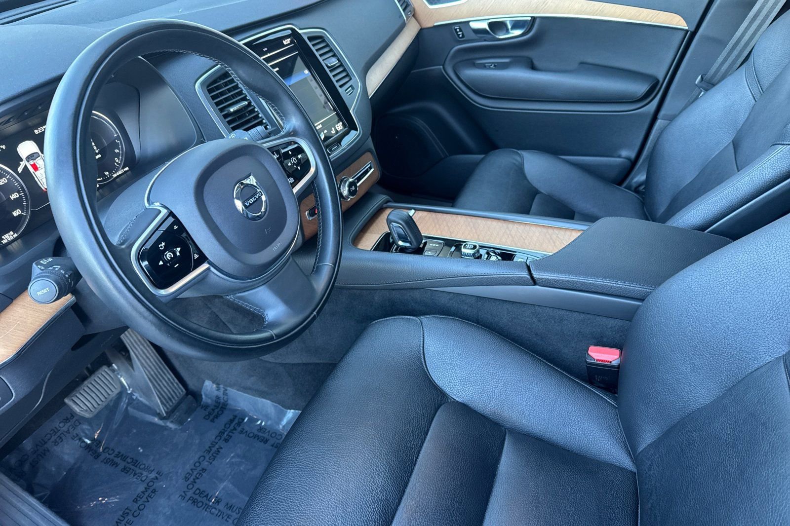 Used 2021 Volvo XC90 T8 Inscription Expression w/ Climate Package image 9