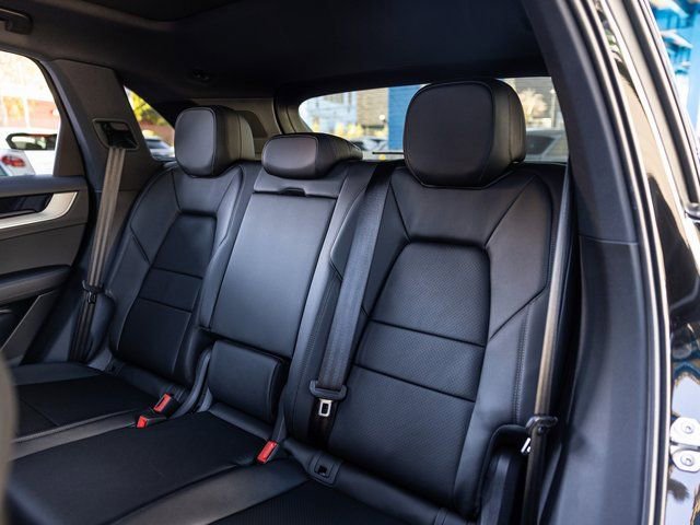 Certified 2025 Porsche Cayenne image 45