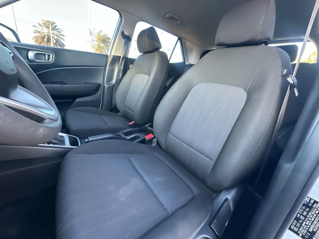 Used 2021 Hyundai Venue SE image 19