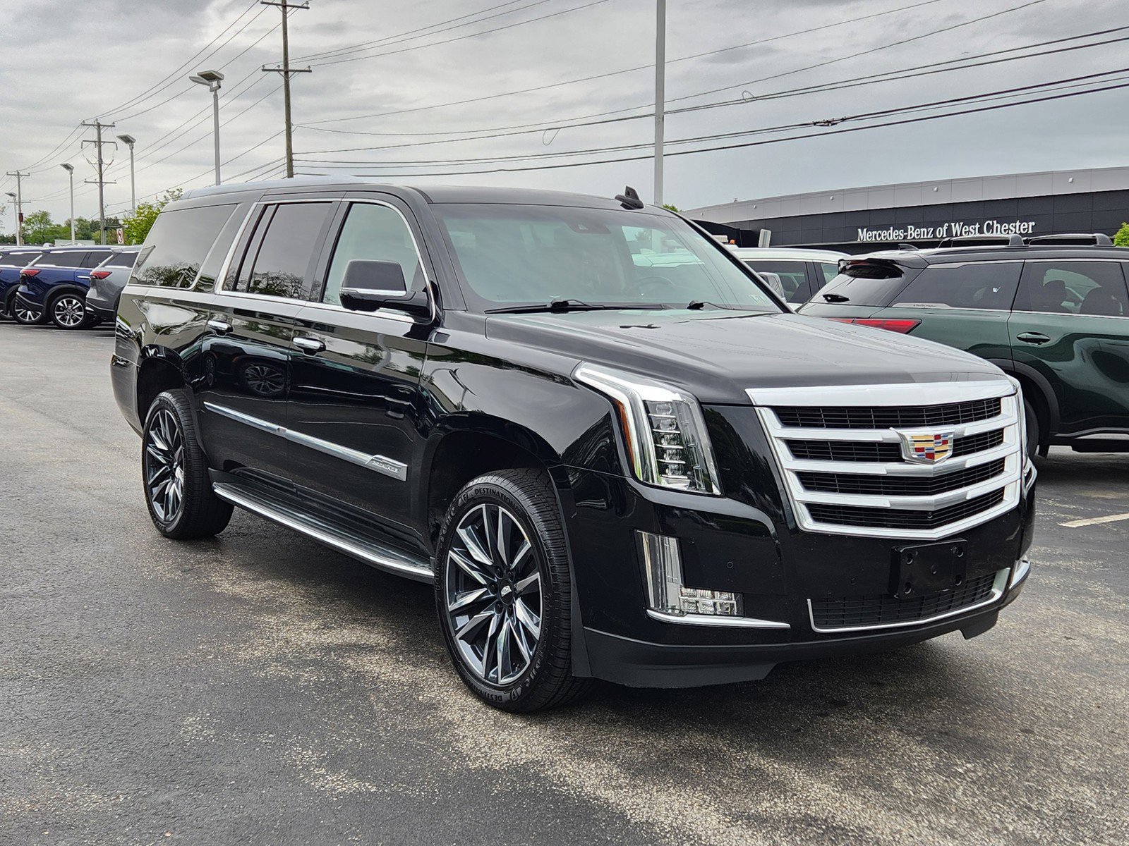 Used 2016 Cadillac Escalade ESV Luxury AWD/4WD image 2