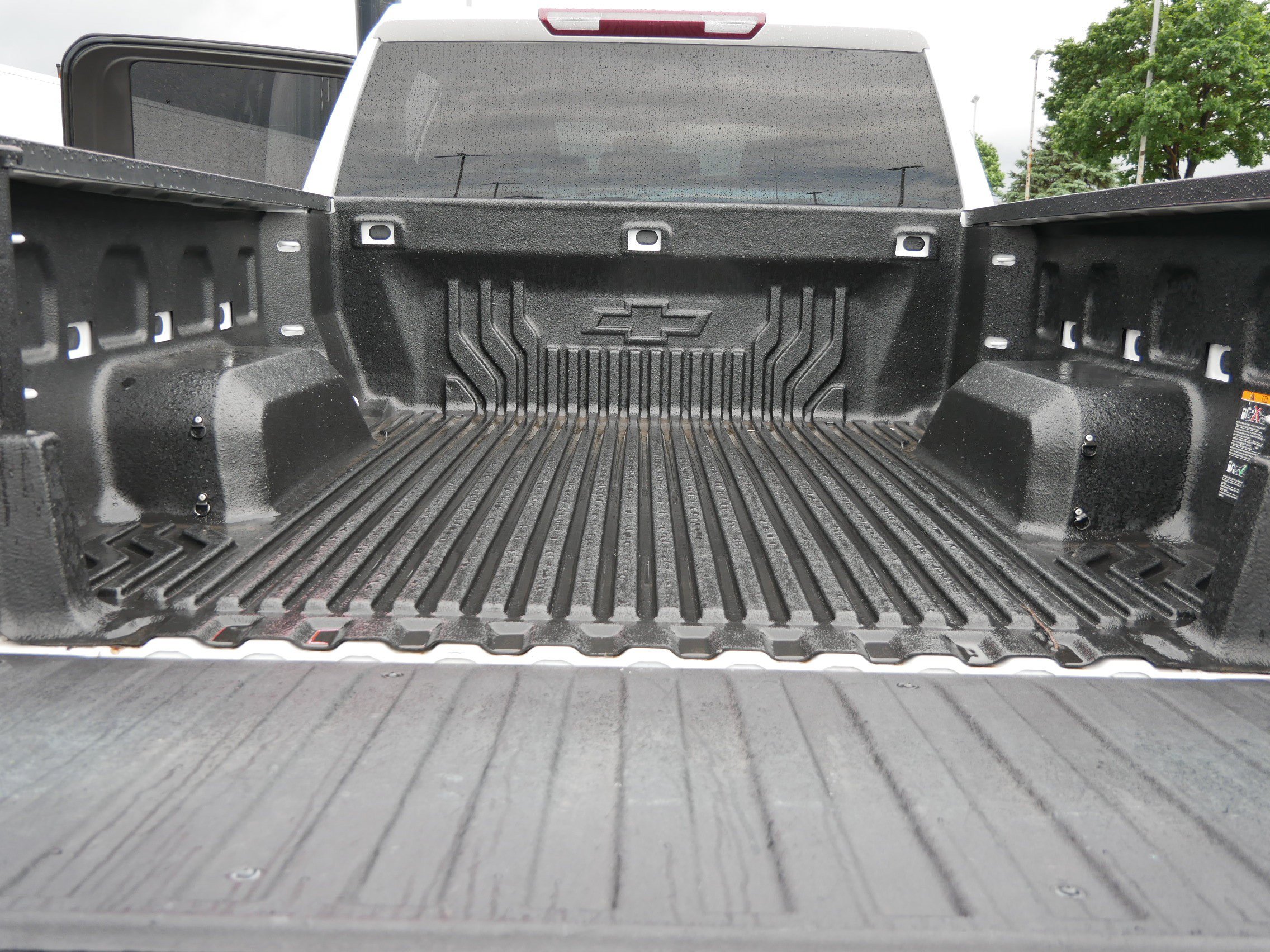 Used 2022 Chevrolet Silverado 1500 LT AWD/4WD image 11