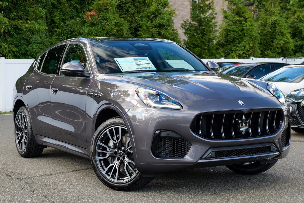 New 2025 Maserati Grecale GT