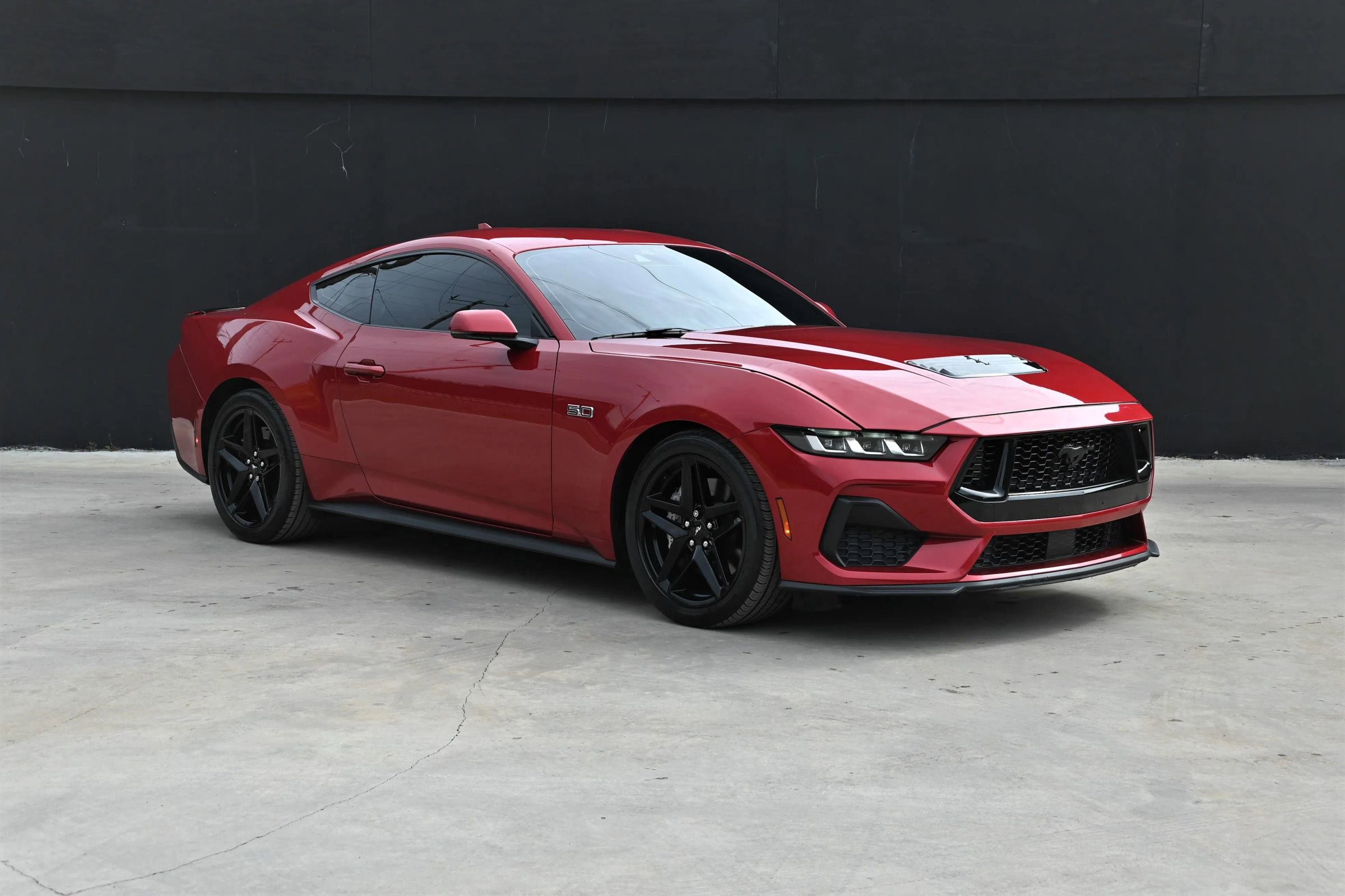 Used 2024 Ford Mustang GT Premium image 3