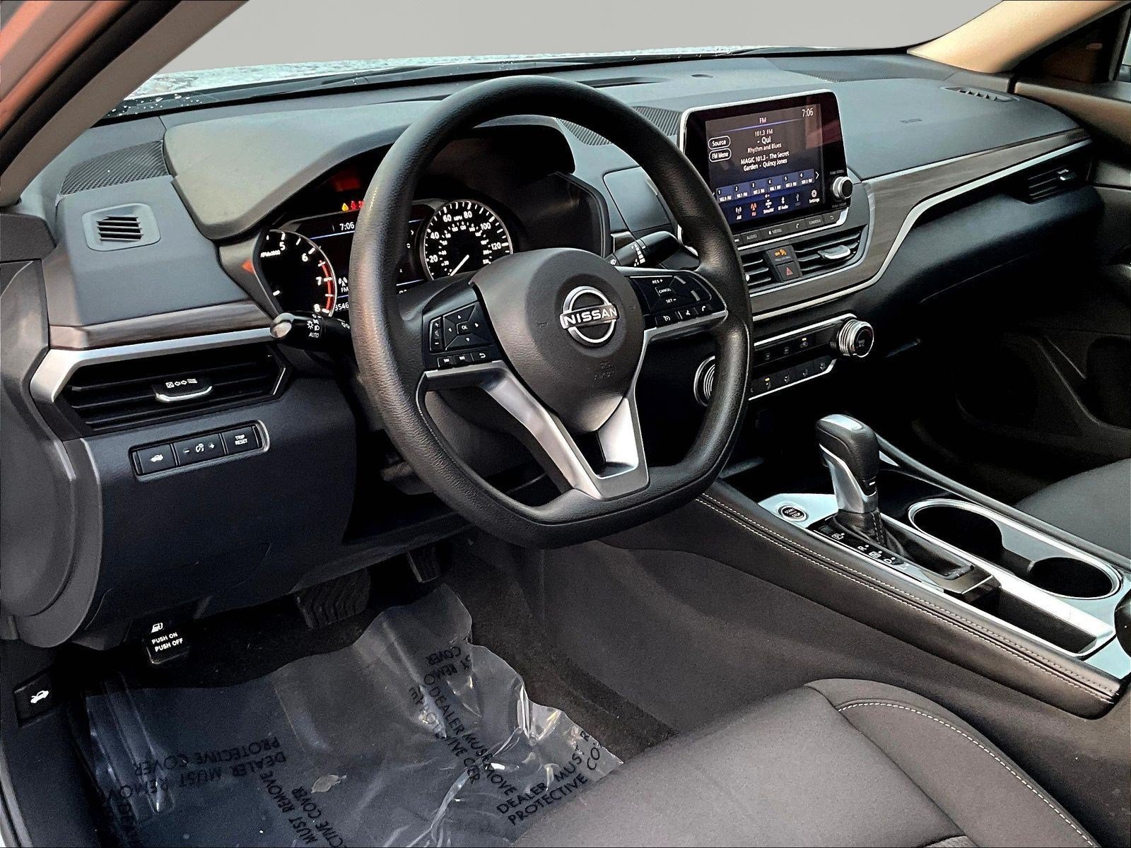 Certified 2023 Nissan Altima 2.5 SV FWD image 17