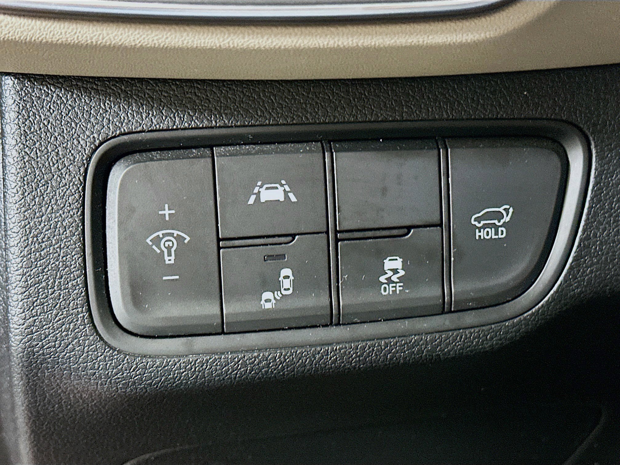 Used 2019 Hyundai Santa Fe Limited FWD image 17