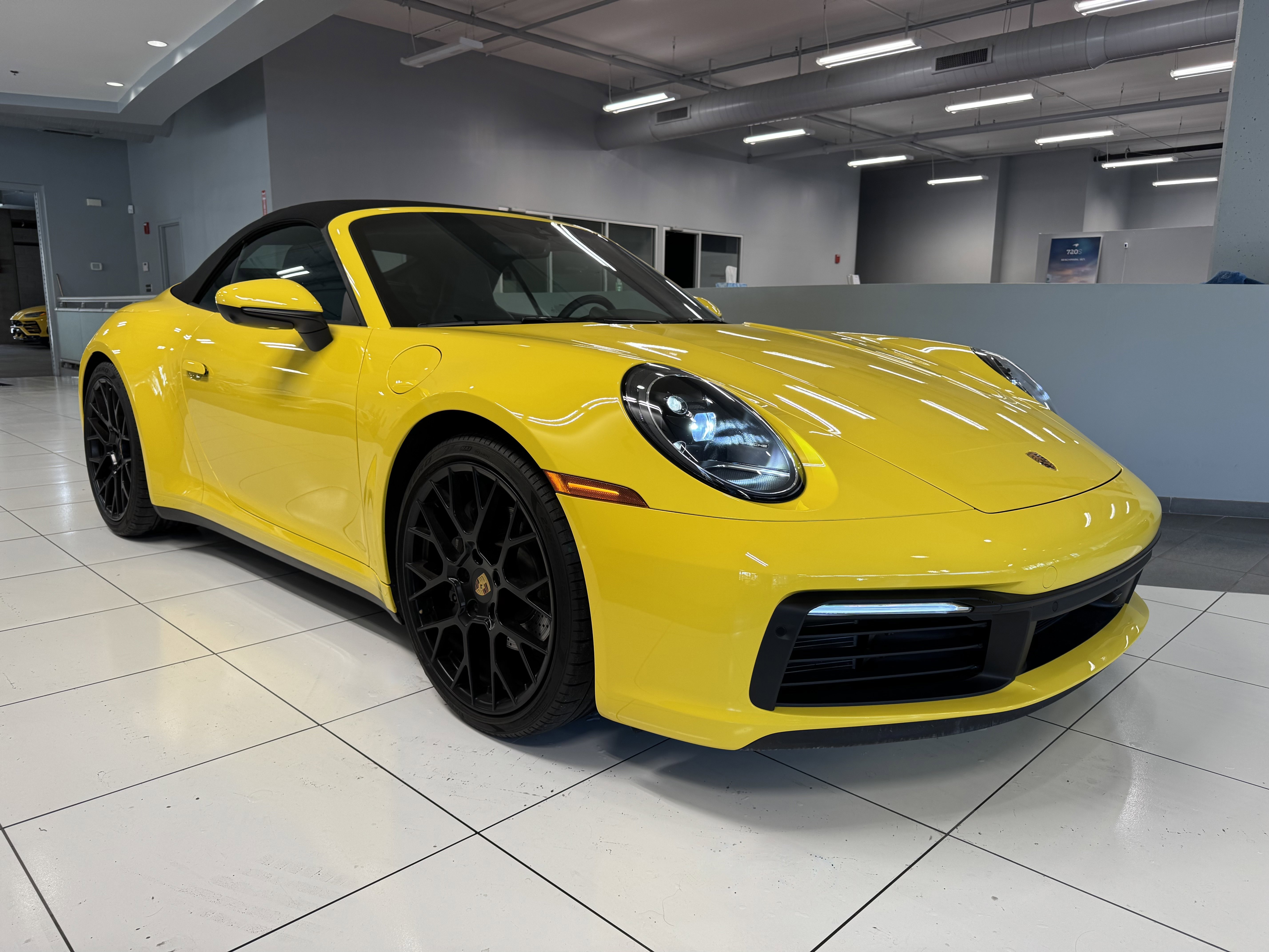 Used 2022 Porsche 911 Carrera image 5