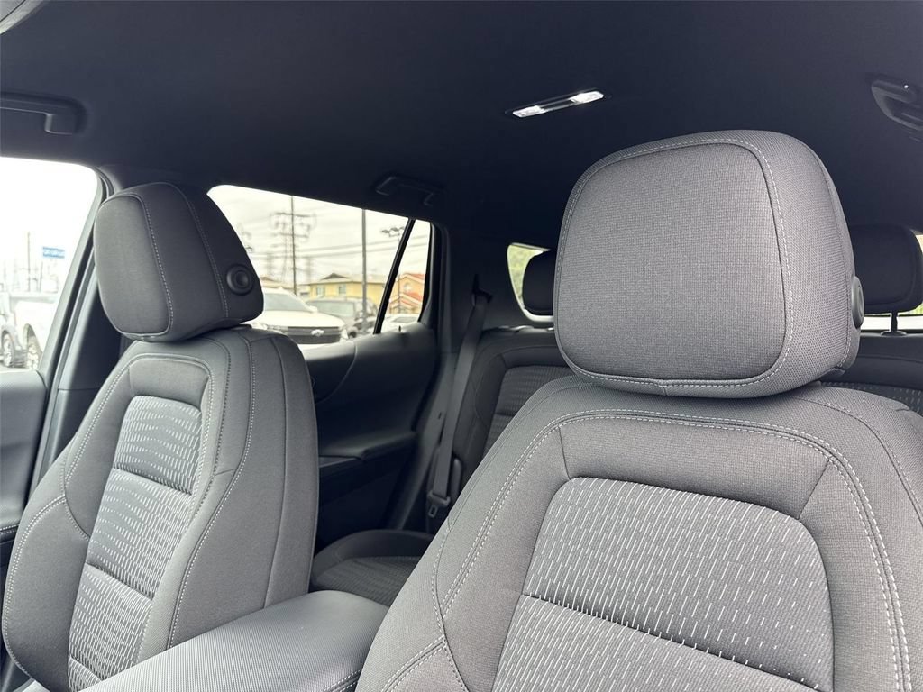 New 2026 Chevrolet Equinox LT w/ Safety and Technology Package FWD image 25