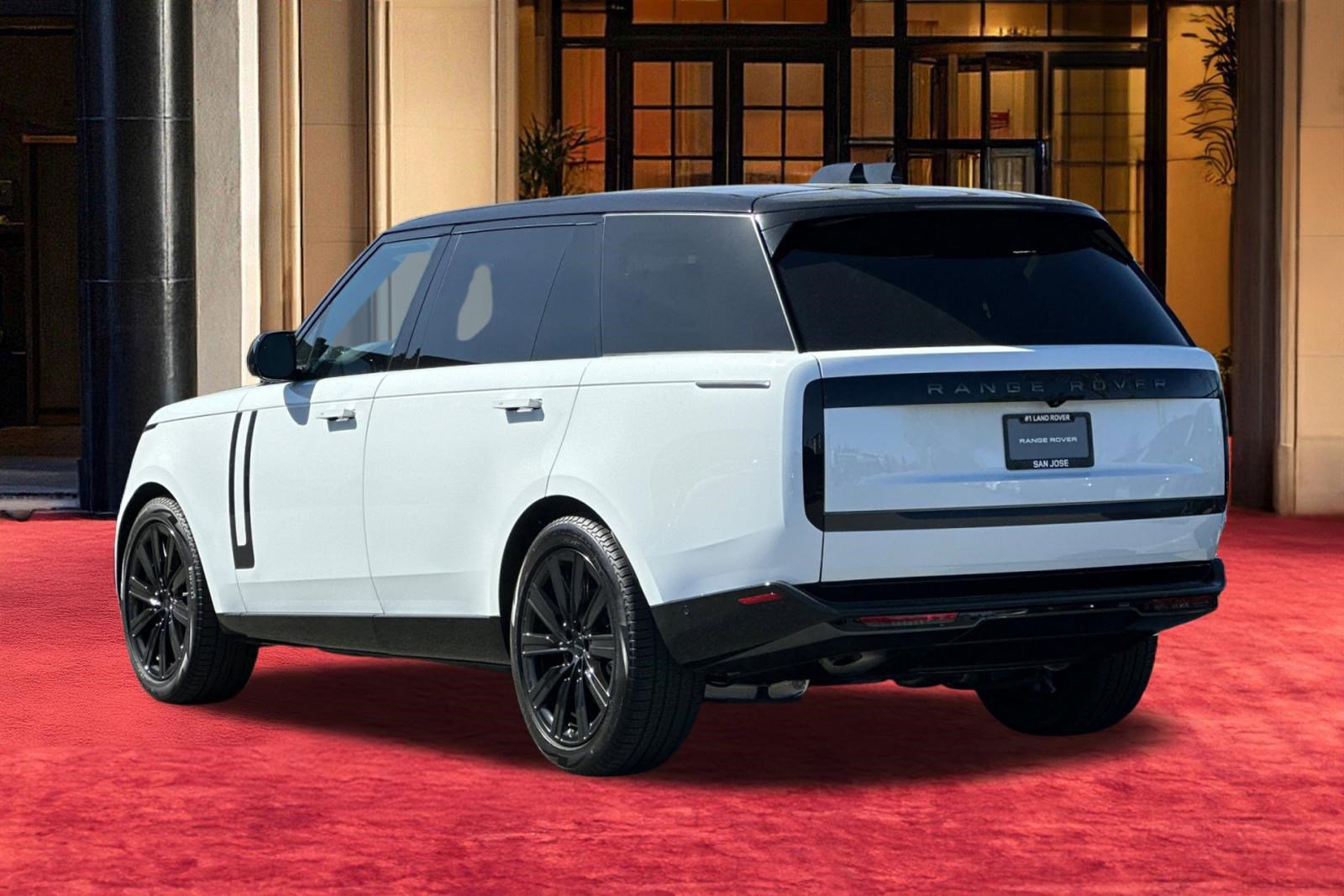 New 2026 Land Rover Range Rover Long Wheelbase SE image 4