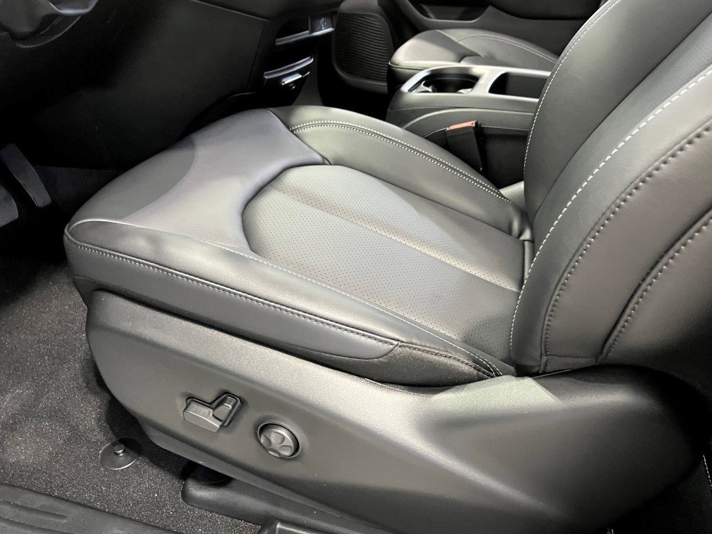 New 2026 Chrysler Voyager LX image 19