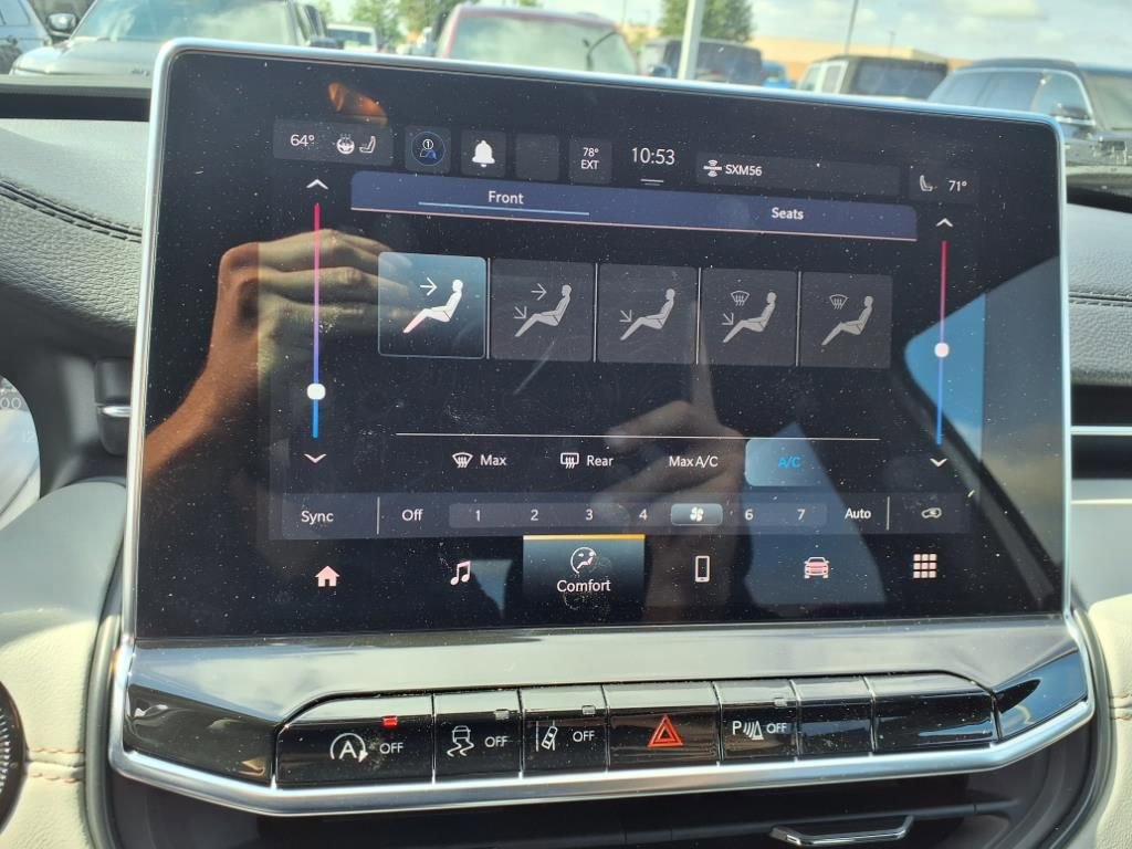 Used 2023 Jeep Compass Limited image 15